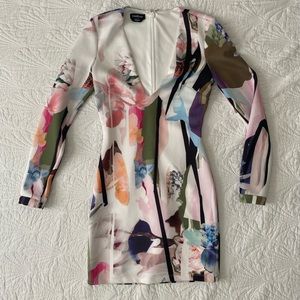 BEBE. White scuba dress. Size P.